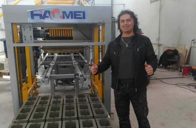 haomei QT6-15 concrete Brick Making Machine Set up in Bulgaria 
