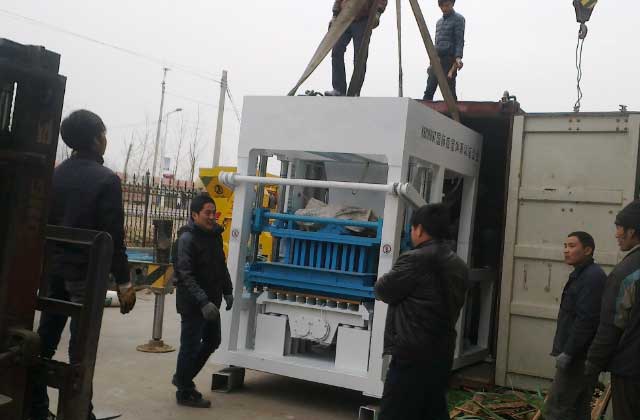 QT10-15 hydraulic concrete brick making machine will be sent to Kenya 